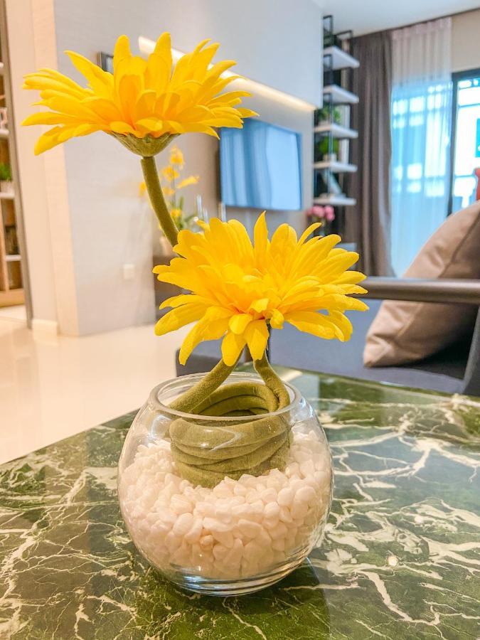 ג'והור בהרו Suasana Residence By Nest Home מראה חיצוני תמונה