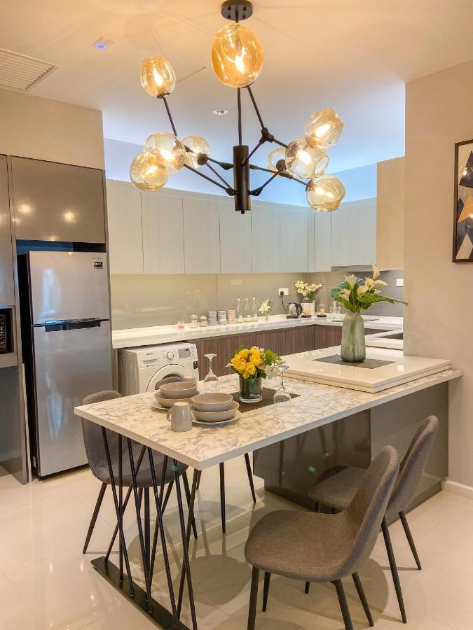 ג'והור בהרו Suasana Residence By Nest Home מראה חיצוני תמונה