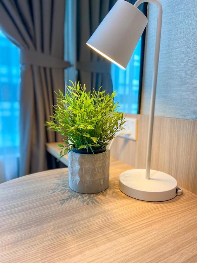 ג'והור בהרו Suasana Residence By Nest Home מראה חיצוני תמונה
