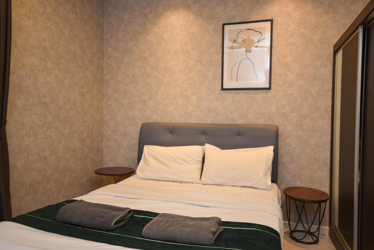 ג'והור בהרו Suasana Residence By Nest Home מראה חיצוני תמונה