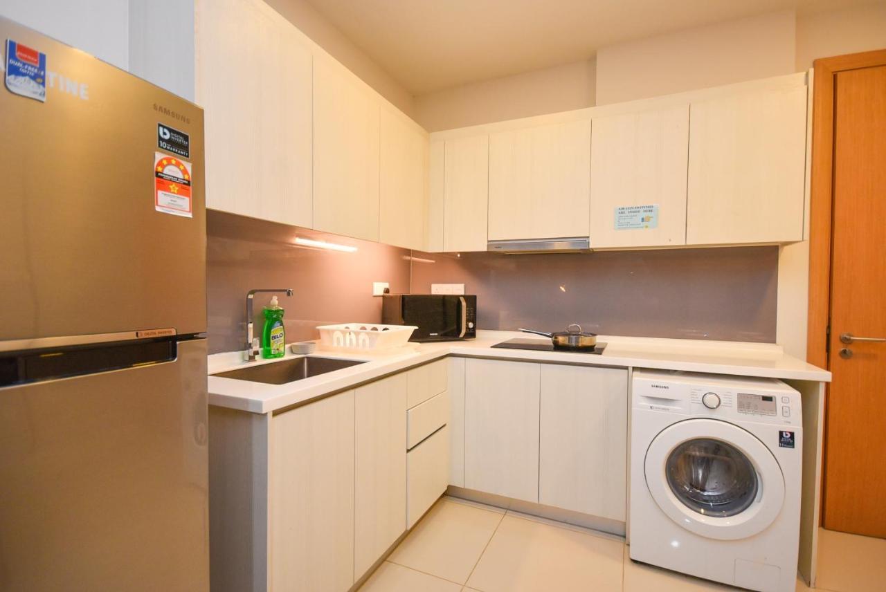 ג'והור בהרו Suasana Residence By Nest Home מראה חיצוני תמונה