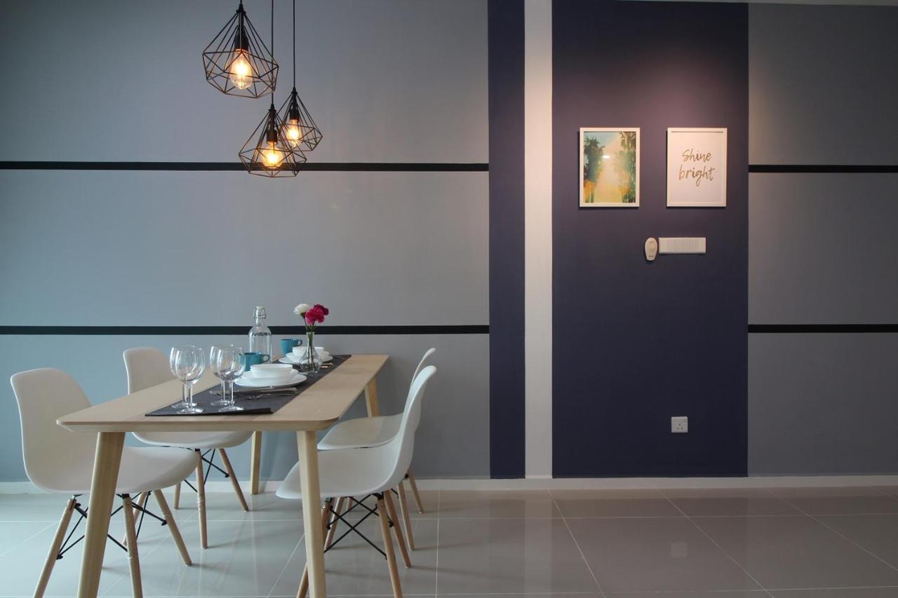 ג'והור בהרו Suasana Residence By Nest Home מראה חיצוני תמונה